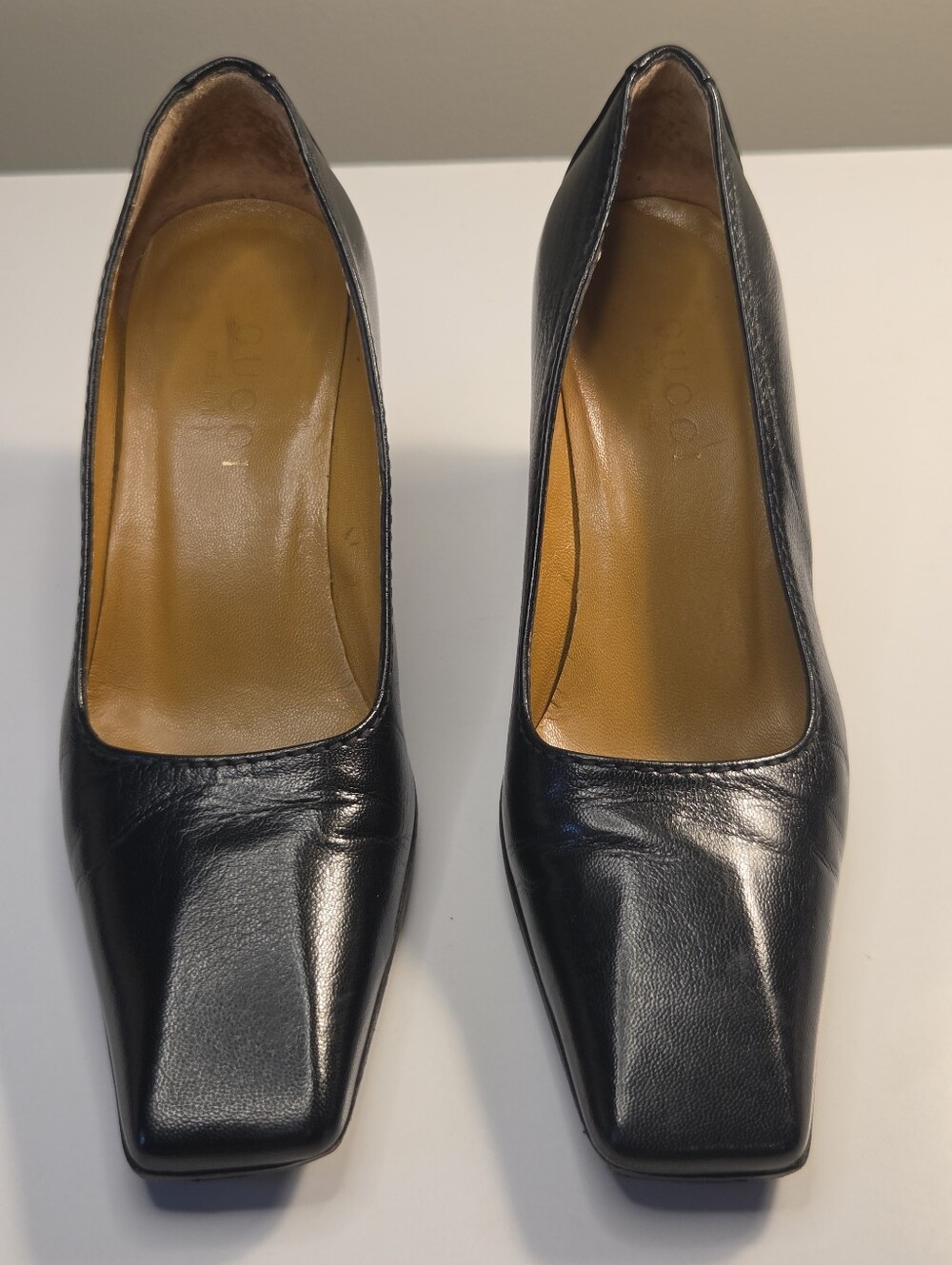 Gucci Black Leather Square-Toe Pumps with Tan Insole 35